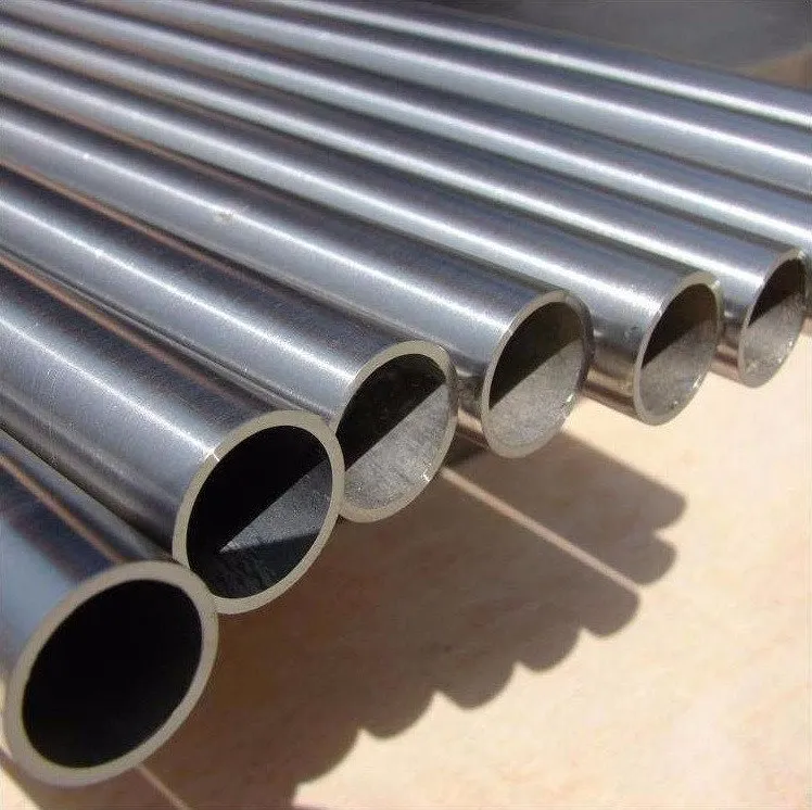 Titāna 6. pakāpes caurule